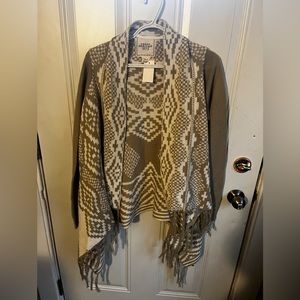Urban Heritage | Medium Boho Sweater